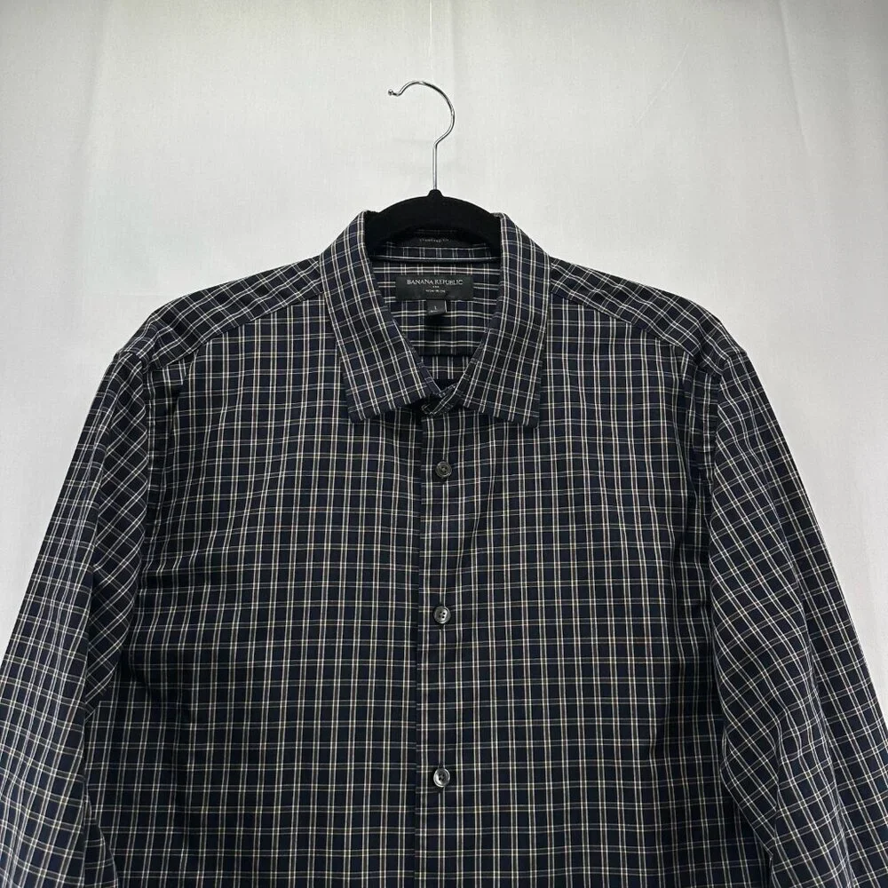 Banana Republic Button Up Shirt L Black Plaid Long Sleeve Non Iron Standard Fit - Picture 4 of 12